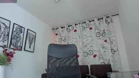 Snapshot of sweetfabianaxl chatting on February 22, 7:10 pm Fabiana online show from February 22, 7:10 pm