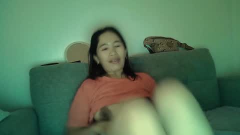 Snapshot of sweetfilipinawet chatting on December 4, 3:37 am Stacy online show from December 4, 3:37 am