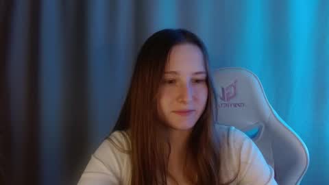 Annie online show from March 14, 9:49 pm