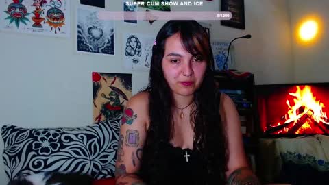 Snapshot of sweetie_maryy chatting on January 25, 4:02 am Maria my insta sweetie maryy online show from January 25, 4:02 am
