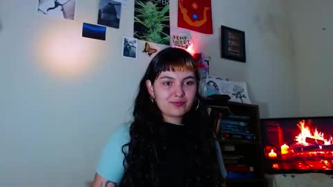 Snapshot of sweetie_maryy chatting on February 23, 11:43 pm Maria my insta sweetie maryy online show from February 23, 11:43 pm