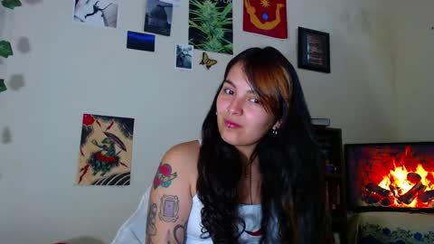 Snapshot of sweetie_maryy chatting on February 1, 3:41 am Maria my insta sweetie maryy online show from February 1, 3:41 am
