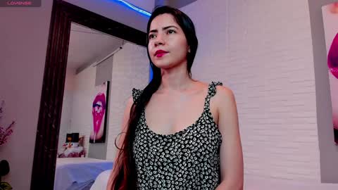 Snapshot of sweetieandjuiicy chatting on December 4, 2:59 pm Call me Nataly online show from December 4, 2:59 pm