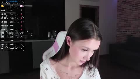 Snapshot of sweetiebones chatting on December 24, 11:06 am bratty gf online show from December 24, 11:06 am