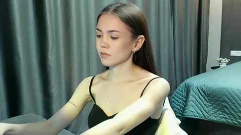 sweetieee_kira online show from September 30, 9:30 pm