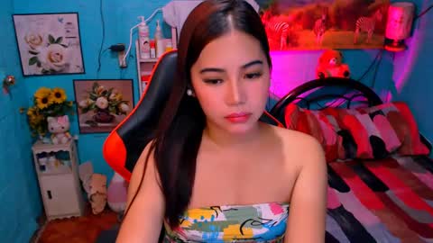 Nicole online show from December 12, 6:42 pm