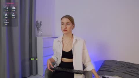Snapshot of sweetkira1 chatting on February 7, 3:41 pm SweetKira1 online show from February 7, 3:41 pm