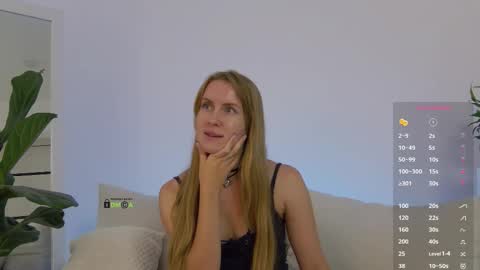 Snapshot of sweetkira1 chatting on September 19, 4:39 pm SweetKira1 online show from September 19, 4:39 pm