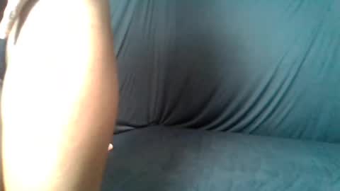 Snapshot of sweetl__ chatting on February 15, 12:43 pm Sweet Lisa online show from February 15, 12:43 pm