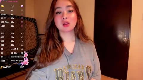 Zoe online show from June 9, 2:49 pm