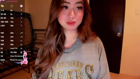 Zoe online show from June 19, 5:05 pm
