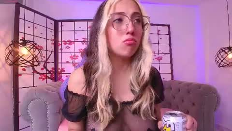 sweetlyundone online show from July 8, 7:38 pm
