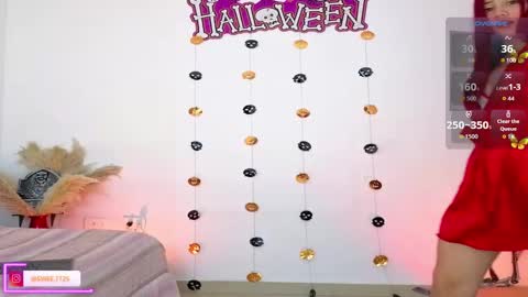 Snapshot of sweetmia_25 chatting on October 22, 8:03 pm MIA online show from October 22, 8:03 pm