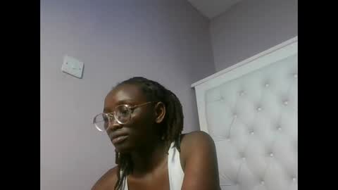 Novah girlie online show from June 10, 5:33 pm