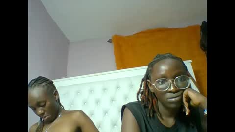 Novah girlie online show from June 6, 5:30 pm
