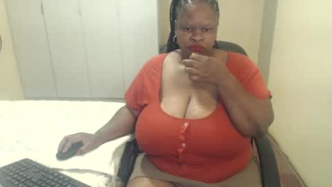 Snapshot of sweetnoziexxx chatting on January 12, 12:55 pm sweetnoziexxx online show from January 12, 12:55 pm