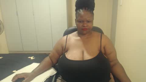 Snapshot of sweetnoziexxx chatting on February 15, 2:55 pm sweetnoziexxx online show from February 15, 2:55 pm