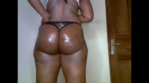 sweetrenne online show from February 3, 4:46 am