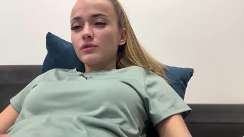 sweetsatalana online show from April 4, 3:22 pm