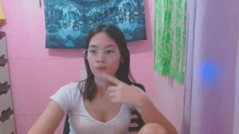 Mia online show from July 3, 6:08 am