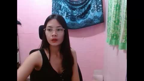 Mia online show from April 28, 3:49 pm