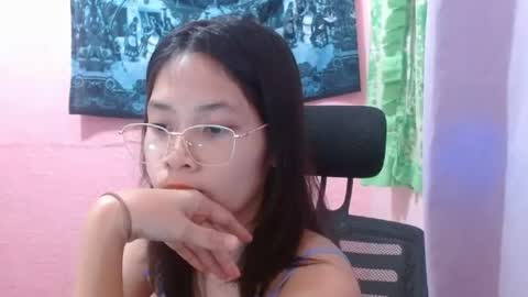 Mia online show from July 23, 9:17 am