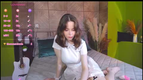 Snapshot of sweetshy_ chatting on September 16, 1:30 pm Alice online show from September 16, 1:30 pm