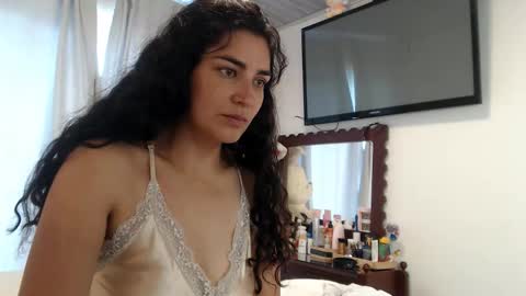 Dianis online show from November 3, 5:06 pm