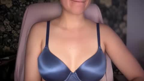 sweetssmashed online show from November 3, 11:20 pm