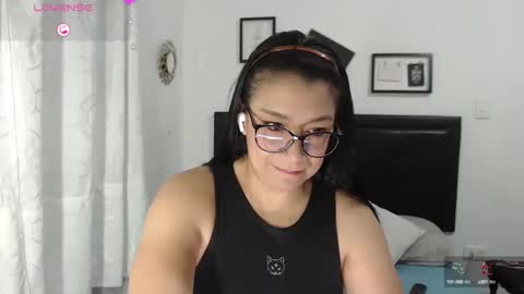 Snapshot of sweetstormi chatting on January 31, 10:42 am Stormi online show from January 31, 10:42 am