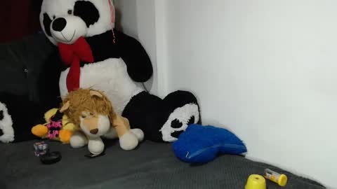 Snapshot of sweett_candy1 chatting on March 2, 3:02 am sweett_candy1 online show from March 2, 3:02 am