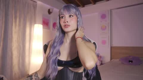 Cat independent model  online show from February 10, 1:30 am