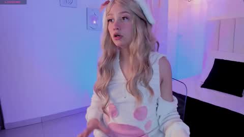 sweett_fire online show from March 24, 6:35 pm