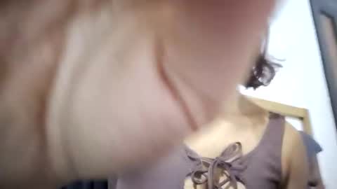 Snapshot of sweett_heartt_ chatting on March 5, 3:29 am Lorena online show from March 5, 3:29 am