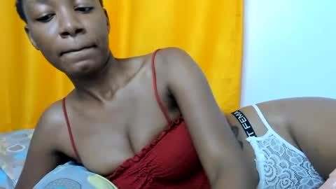 sweettrouble_ online show from July 25, 3:30 pm