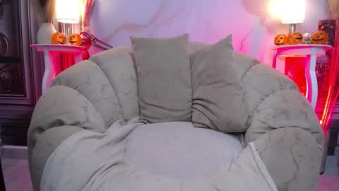 LAURA online show from October 18, 12:19 pm