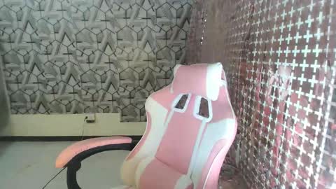 sydnyxox1 online show from January 14, 7:24 am