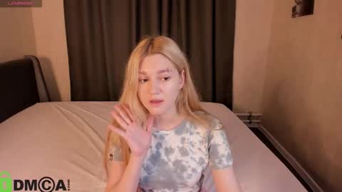 Snapshot of sylvia_ortiz chatting on September 28, 12:07 am Sylvia online show from September 28, 12:07 am