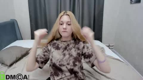 Snapshot of sylvia_ortiz chatting on October 1, 9:36 am Sylvia online show from October 1, 9:36 am