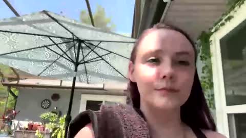 Jennah online show from June 17, 7:26 pm