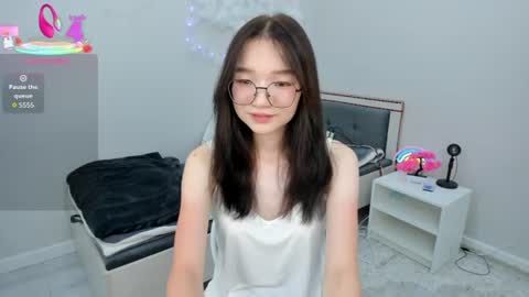 Yuki online show from June 10, 2:49 pm