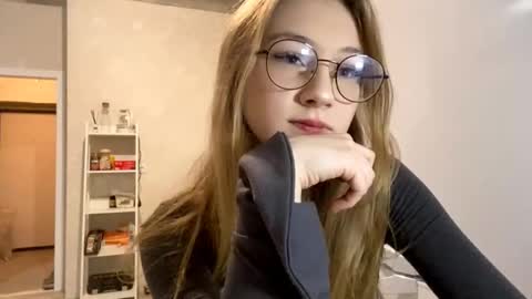 Tessa online show from November 30, 2:32 pm