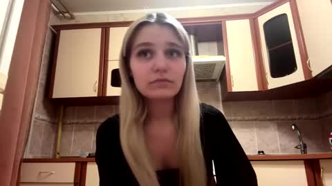 Mia online show from February 23, 6:51 pm