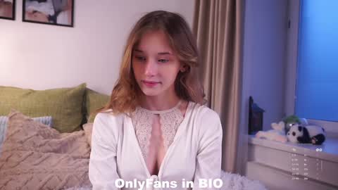 Mia online show from November 28, 2:14 am