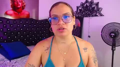 taliana36 online show from December 2, 1:46 pm