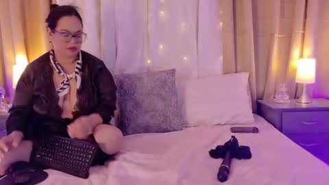 tali  online show from July 4, 6:37 pm