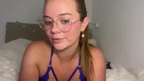 Snapshot of taliavaine chatting on September 28, 6:57 pm Talia online show from September 28, 6:57 pm
