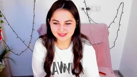Snapshot of talla_la chatting on February 13, 7:24 am Talla online show from February 13, 7:24 am