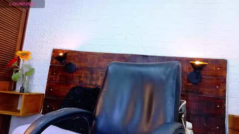    online show from October 22, 10:20 am