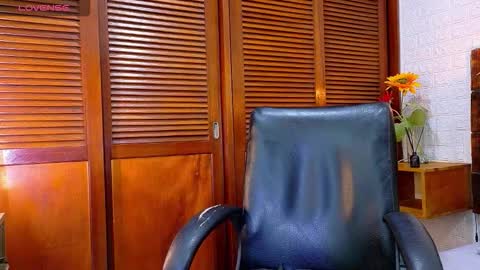    online show from October 26, 10:54 am